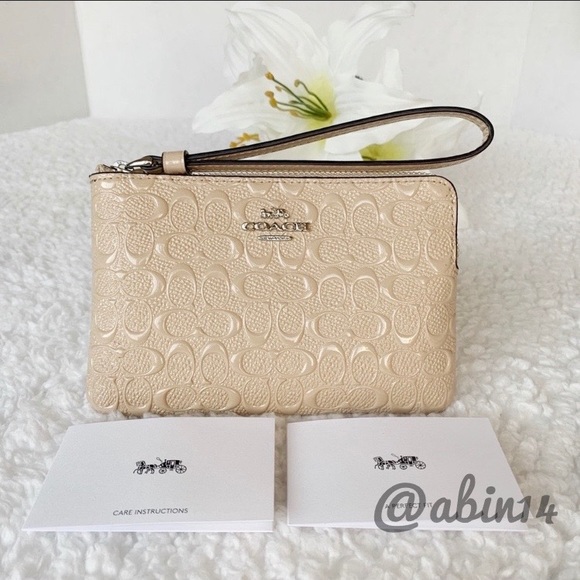 Coach Signature Embossed Patent Leather Corner Zip Wristlet Clutch - Picture 3 of 6